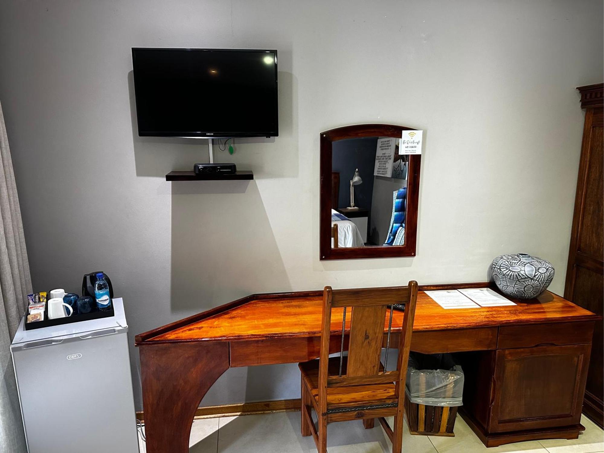 Meyers Guesthouse Jwaneng Ngoại thất bức ảnh